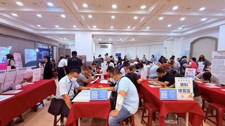 台中就博會科技廠百貨業釋出3000職缺 薪資最高9萬