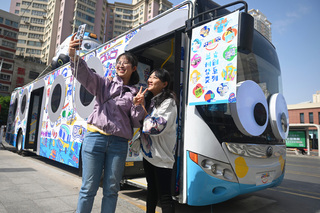 中國公車拚轉型求生存  多地推出網約公車