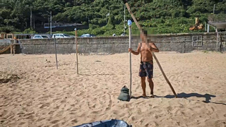 大武崙沙灘插棍涉占地營利　基隆市府現場取締