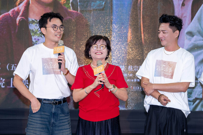 「我家的事」風光返社頭　導演潘客印獲頒傑出鄉民 | 華視新聞