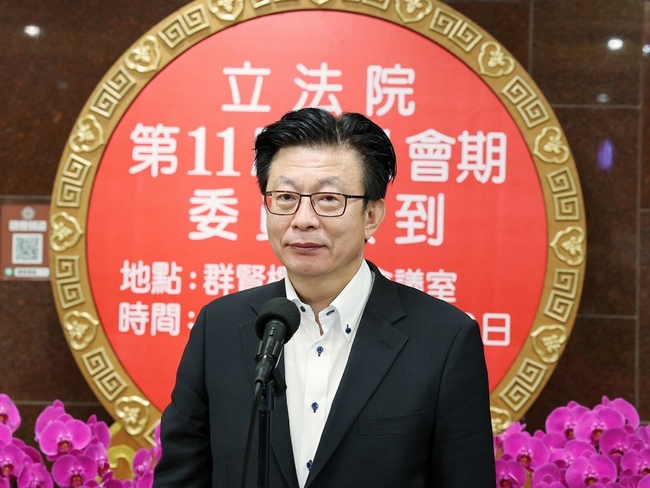 立院新會期報到　郭國文拔得頭籌 | 華視新聞