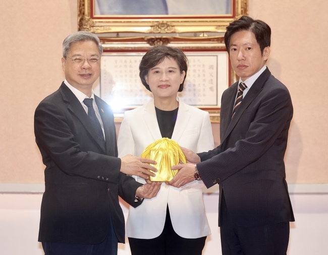 政院秘書長張惇涵：做好控衛盼部會首長多論述政策 | 華視新聞