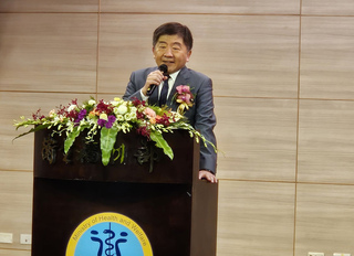 石崇良接掌衛福部　陳時中稱許「智者」