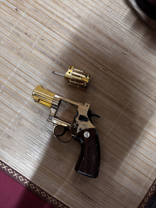 男疑不滿遭超車持槍敲窗　彰警查獲空氣手槍送辦