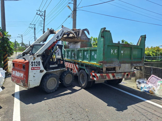 台南災後石綿廢棄物清運完成　17區清出逾8千噸 | 華視新聞