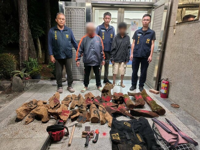 友軍攔錯車嚇壞出遊民眾　保七警追查逮真山老鼠 | 華視新聞