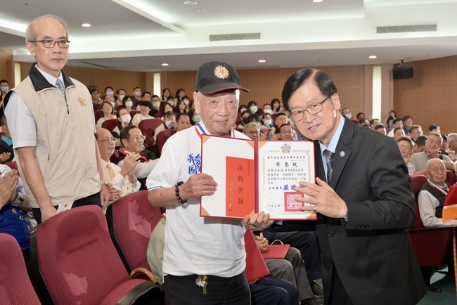 批中共爭奪抗戰話語權　嚴德發：是中華民國取得勝利 | 華視新聞