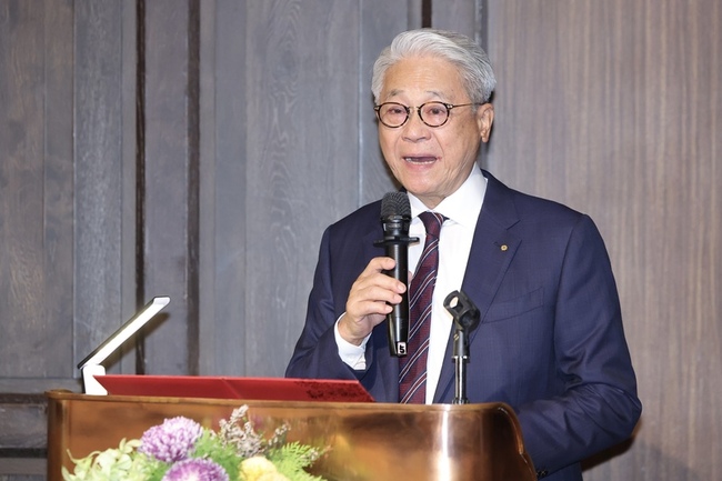 因應對等關稅衝擊　吳東亮籲電價與最低工資凍漲 | 華視新聞