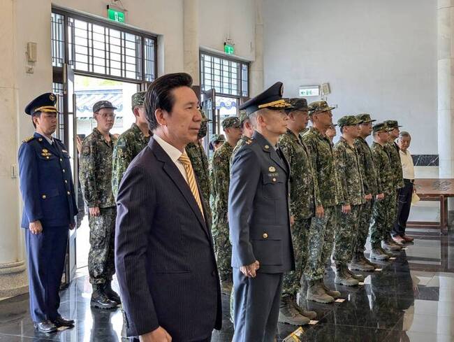 軍人節太武山秋祭  金門各界敬祭先烈陣亡將士 | 華視新聞