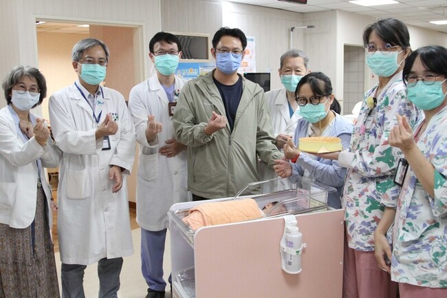 剖腹產遇罕見羊水栓塞  醫療跨科創奇蹟瀕死婦重生 | 華視新聞