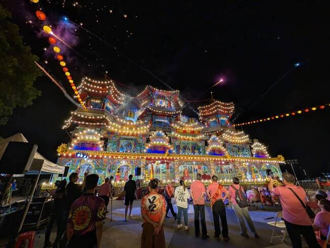 鷄籠中元祭主普壇「開燈放彩」　照亮基隆夜空 | 華視新聞