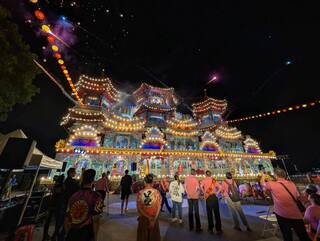 鷄籠中元祭主普壇「開燈放彩」　照亮基隆夜空