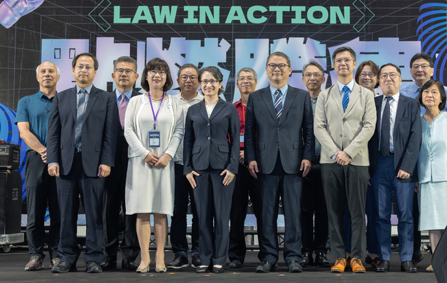 律師節大會  蕭副總統：法律人以專業讓世界看見台灣 | 華視新聞