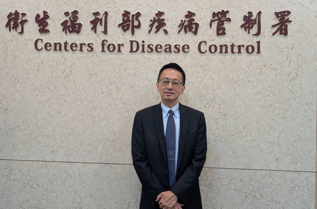 羅一鈞防疫醫師出身掌疾管署　陳亮妤接健保署長 | 華視新聞