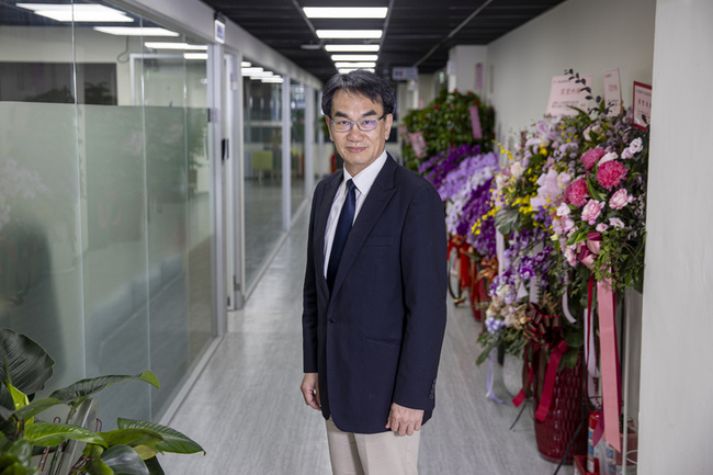 科技人斜槓作家  林宜敬理性中有冒險魂 | 華視新聞