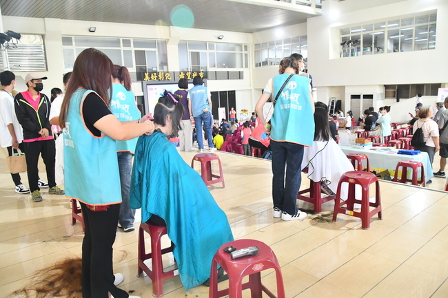 彰化縣府辦中秋關懷弱勢活動　盼拋磚引玉傳遞溫暖 | 華視新聞