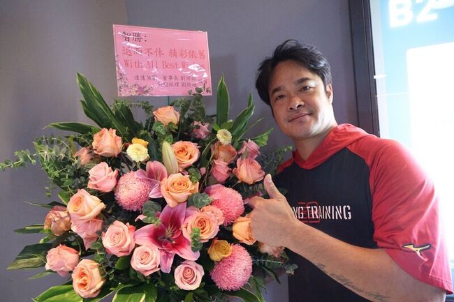 林智勝引退賽 「踏入職棒重要的人」劉保佑送花籃 | 華視新聞
