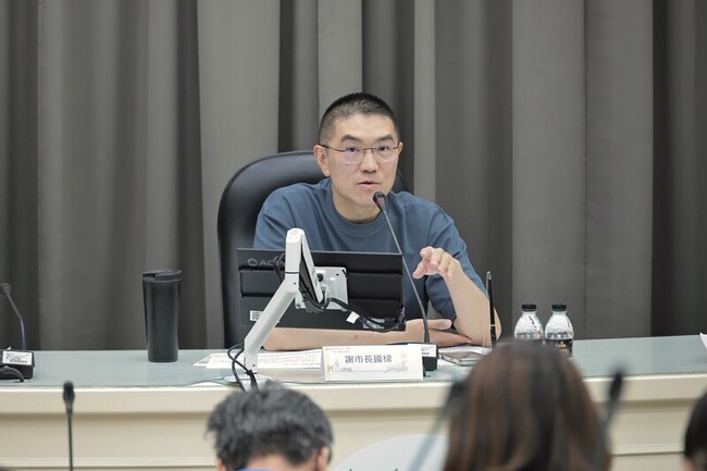 R82公車進基中惹議將取消 免費接駁車替代 | 華視新聞