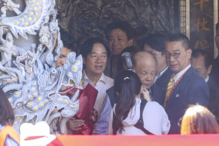 賴總統赴藍營票倉拜廟　布局議員初選新人搶曝光