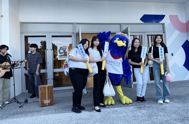 弘光科大趣味迎新  送4大升級祝福助學生成長 | 華視新聞