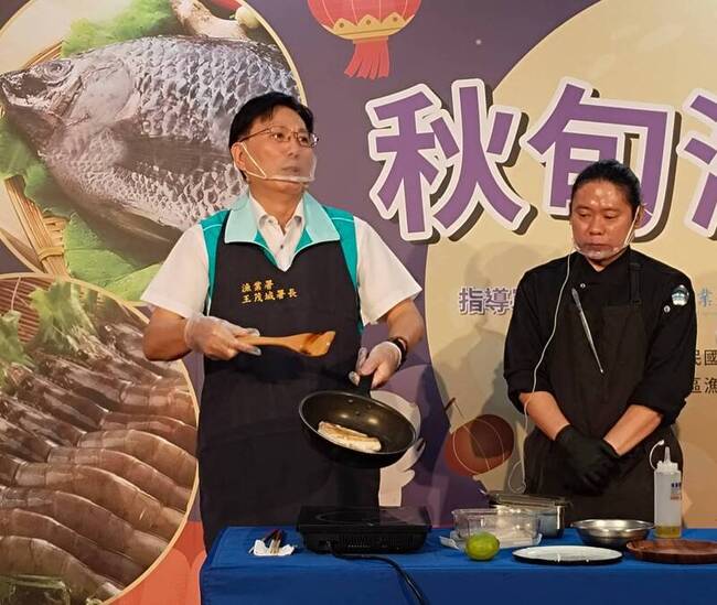 漁業署長教煎魚片秘技　冷凍不放油保證不黏鍋 | 華視新聞