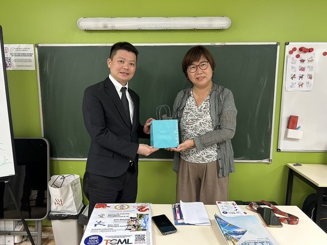 高雄副議長曾俊傑率團訪法　台式中文海外正夯 | 華視新聞