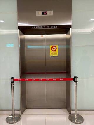 台中大遠百電梯再度故障  市府：已勒令停用