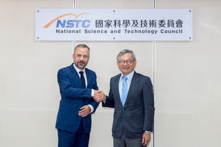 捷克科研部長拜會吳誠文　盼深化半導體雷射科技合作