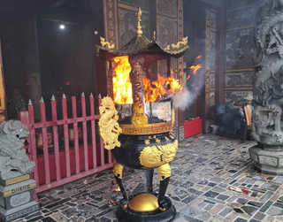 15尊神像丟香爐焚燒辯神明同意　男子遭判刑6月