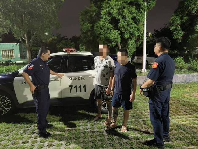 疑毒駕後車燈不亮遭盤查　台中警查獲毒品及通緝犯 | 華視新聞