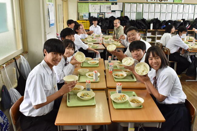 日本缺米台灣捐贈　學生大讚「好呷」與台更貼近 | 華視新聞