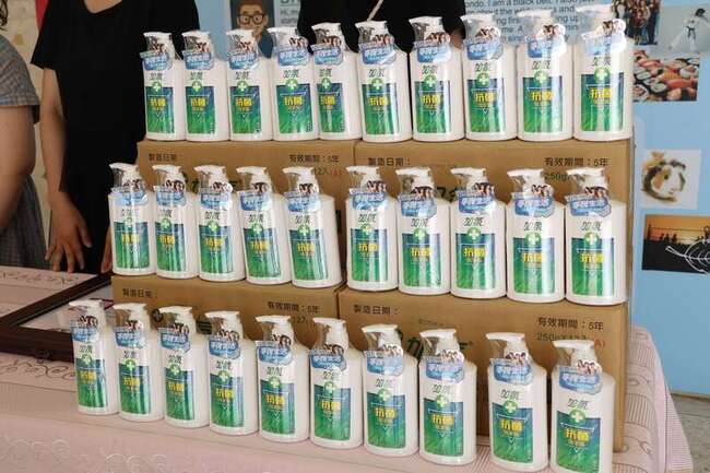 企業捐贈雲林縣1000瓶洗手乳　協助校園防疫 | 華視新聞