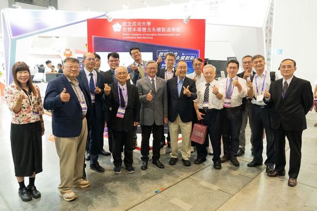成大首次參加國際半導體展　12吋碳化矽晶圓亮相 | 華視新聞