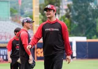 林智勝味全龍教練首日上工　請球員稱他「FAKI」