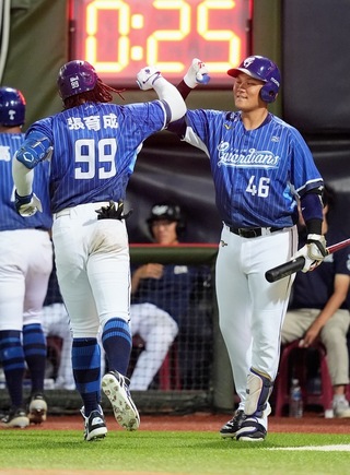 張育成、范國宸接連開轟　悍將4失誤仍逆轉龍隊