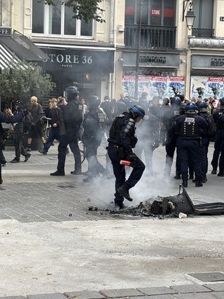 馬克宏任命新總理擋不了民怨　多地掀反政府示威