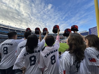 台灣日活動球迷現身　紐約洋基球場飄台味