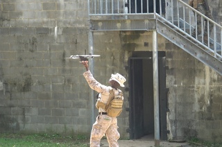 直擊美軍陸戰隊城鎮作戰訓練　無人機為基本工具