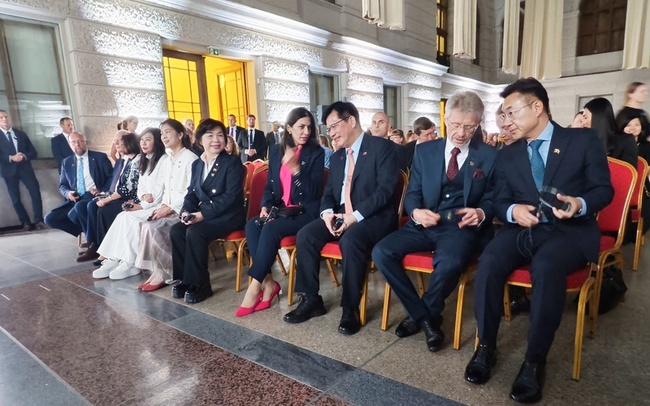 故宮捷克展揭幕  江啟臣領跨黨派立委支持文化外交 | 華視新聞