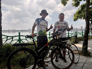 單車手陳峻永環球騎行10年  帶國旗讓世界認識台灣