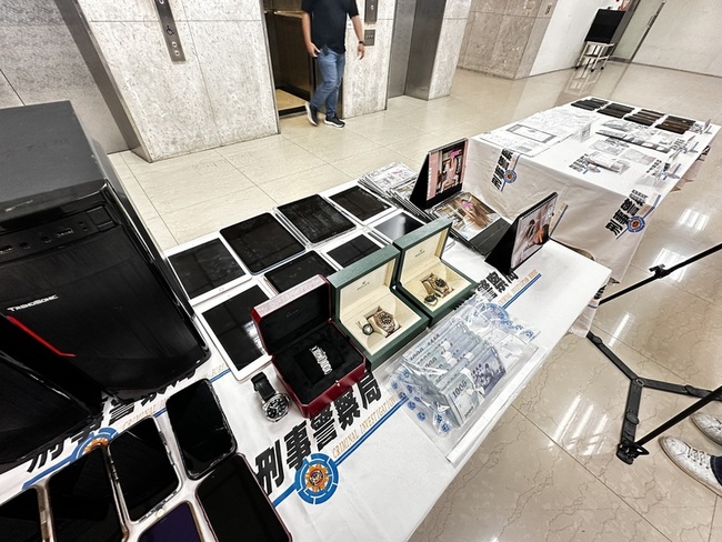 愛情詐騙逾80男網友受害　刑事局逮48人送辦 | 華視新聞