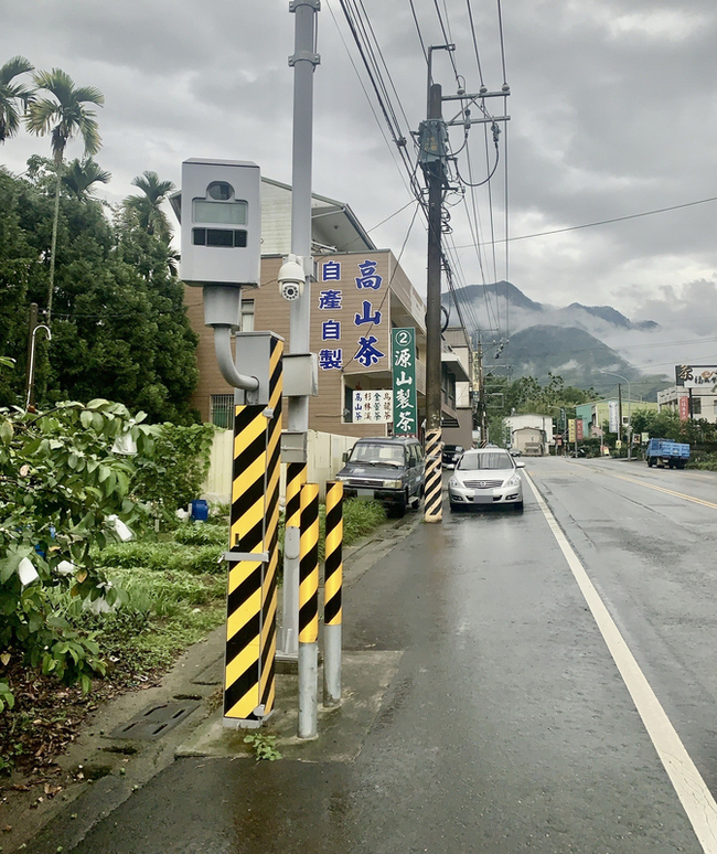 遊溪頭注意南投「桿王」　測速照相8個月拍近6千件 | 華視新聞