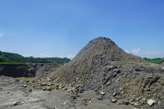 美濃遭盜採地主擔任特助  高市議員致歉開除