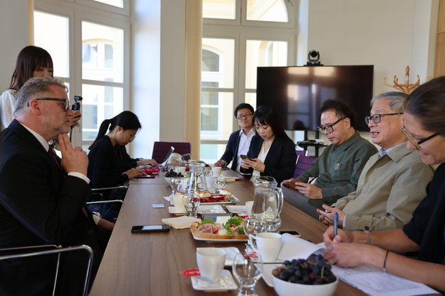 捷克規劃舉辦世界文學館長會議  邀台灣共襄盛舉 | 華視新聞