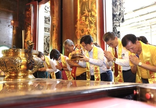 賴總統參拜板橋深丘福德宮　細數青年政策