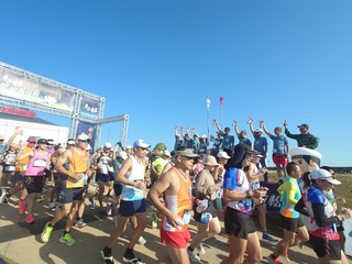 馬祖唯一星光馬拉松　600跑者東莒燈塔下鳴槍起跑