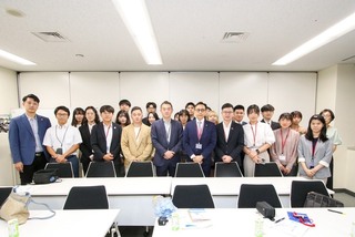 藍營青年拜會日經產省與東京都廳　交流AI、數位治理