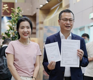 國民黨主席選舉　鄭麗文羅智強完成領表