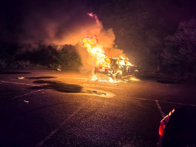 台南安平漁光島自小客車火警　駕駛輕傷送醫 | 華視新聞