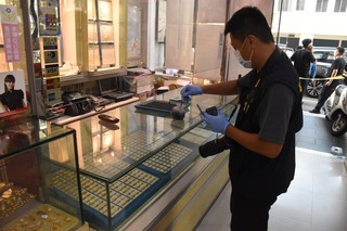 玩博弈欠賭債　苗縣4年輕男女結夥搶銀樓遭逮